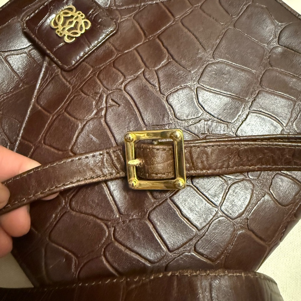 VINTAGE Loewe Dark Brown Croc-Embossed Crossbody Bag - Picture 8 of 9